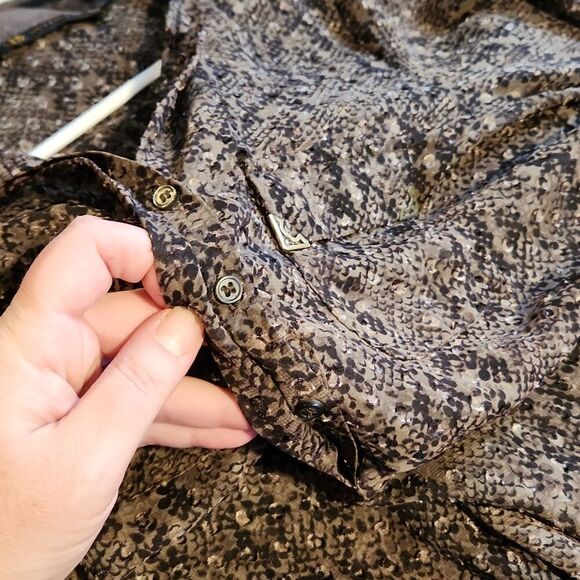 Outback red small top snake print animal print blouse with front pockets - Picture 8 of 8